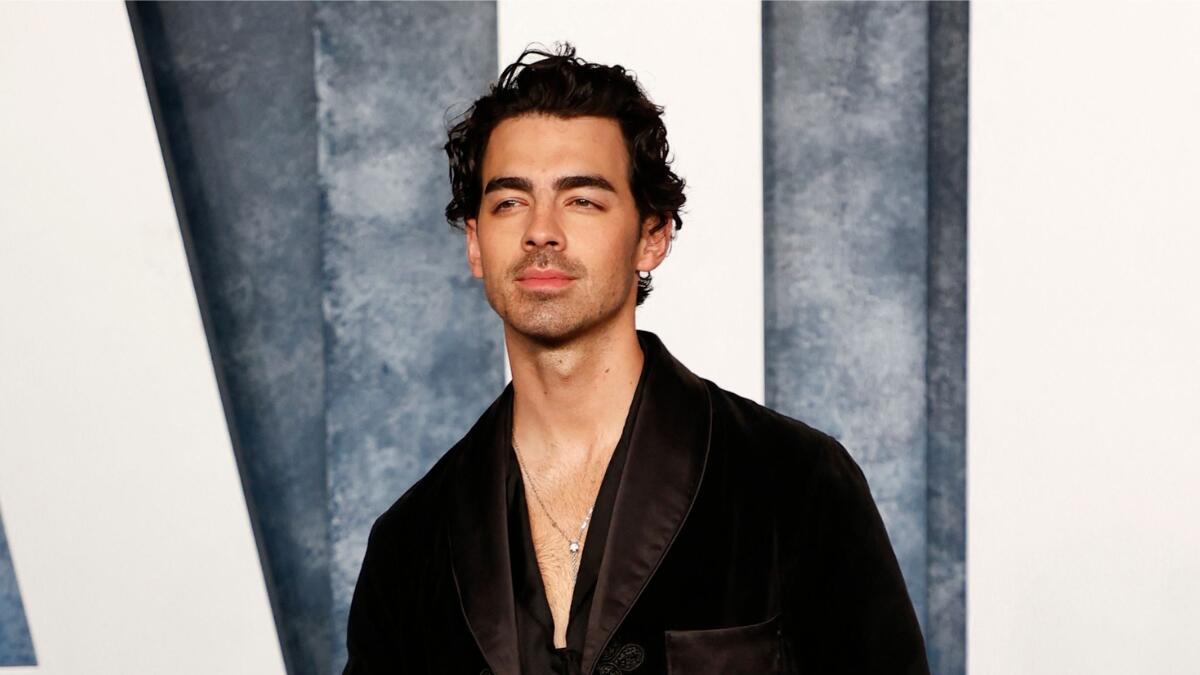 A Couple's Fight, Joe Jonas's Response, And The Internet's Reaction A Couple's Fight, Joe Jonas's Response, And The Internet's Reaction