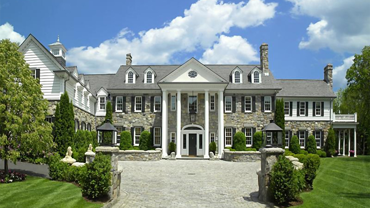 A Look At The Opulent Beach Houses On MTV Cribs A Look At The Opulent Beach Houses On MTV Cribs