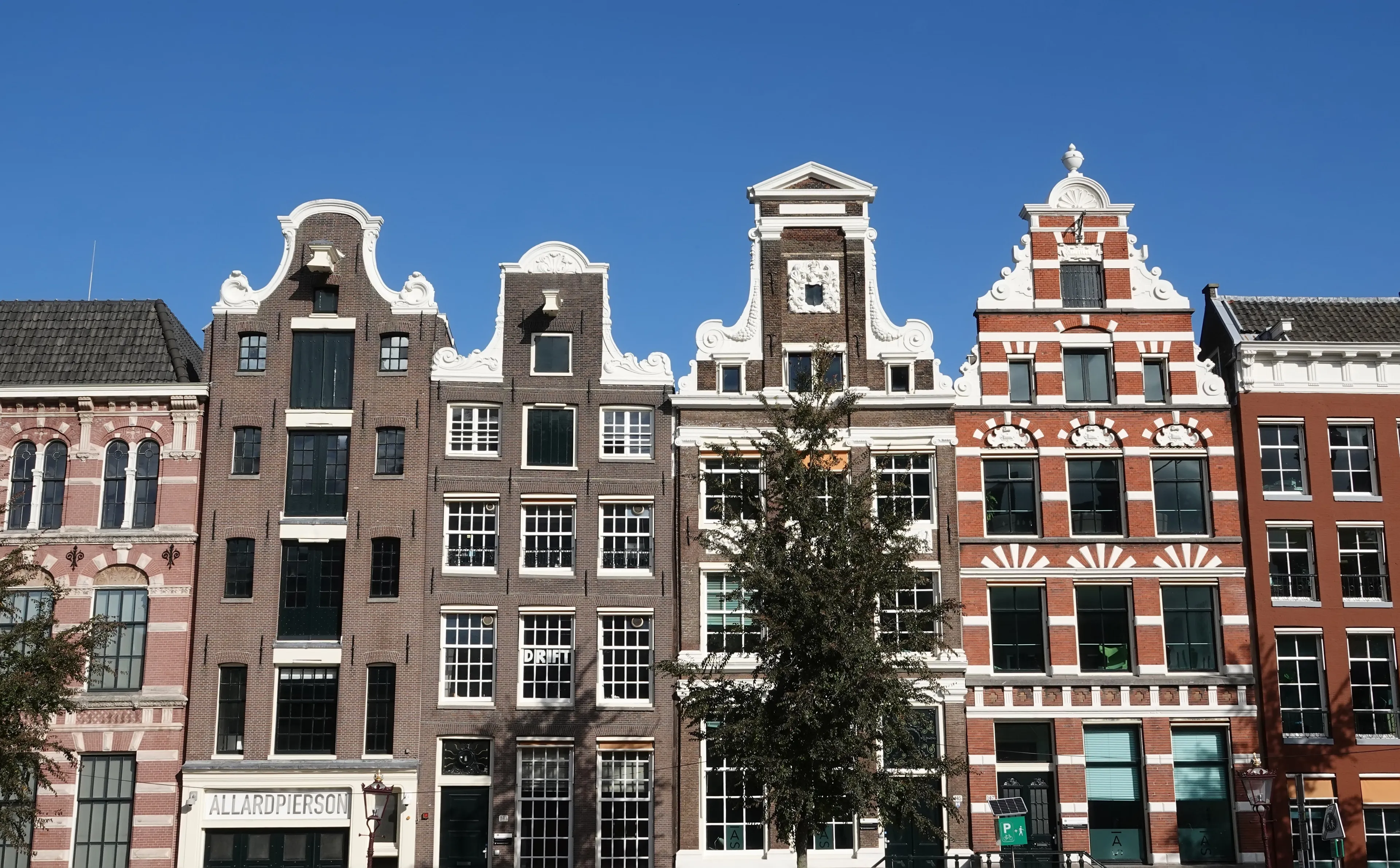 ABN Amro: Huizen Betaalbaar, Of Loopt Nederland Te Zaniken? (GeenStijl) ABN Amro: Huizen Betaalbaar, Of Loopt Nederland Te Zaniken? (GeenStijl)