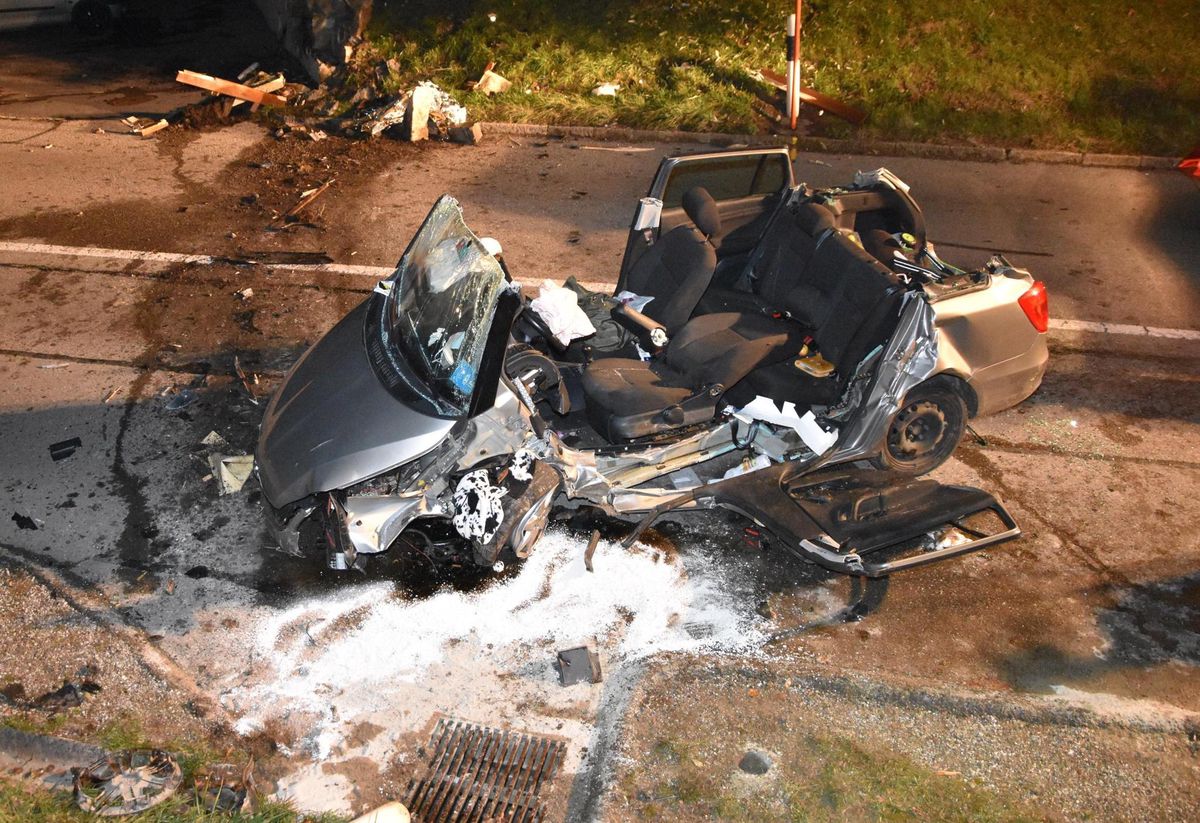 Accident À Dijon : Véhicule Percute Un Mur Rue Michel-Servet Accident À Dijon : Véhicule Percute Un Mur Rue Michel-Servet