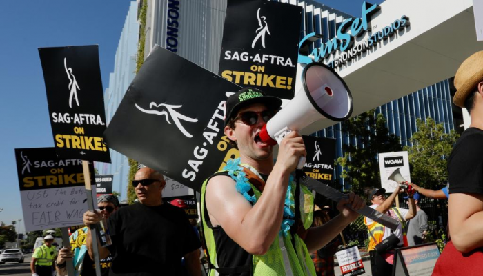 Actors Join Writers' Strike: Complete Hollywood Shutdown Actors Join Writers' Strike: Complete Hollywood Shutdown
