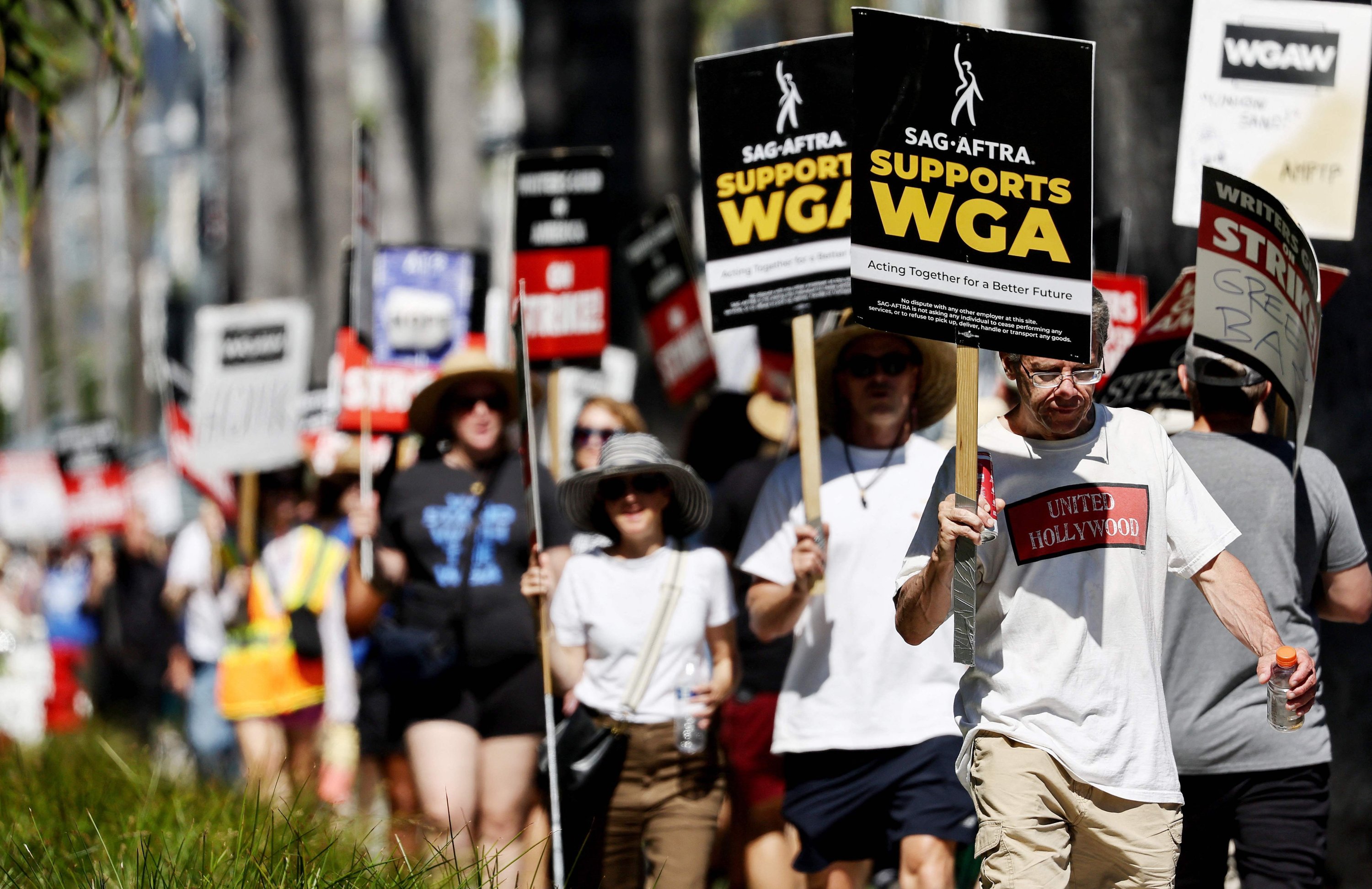Actors Join Writers' Strike: Total Hollywood Production Freeze