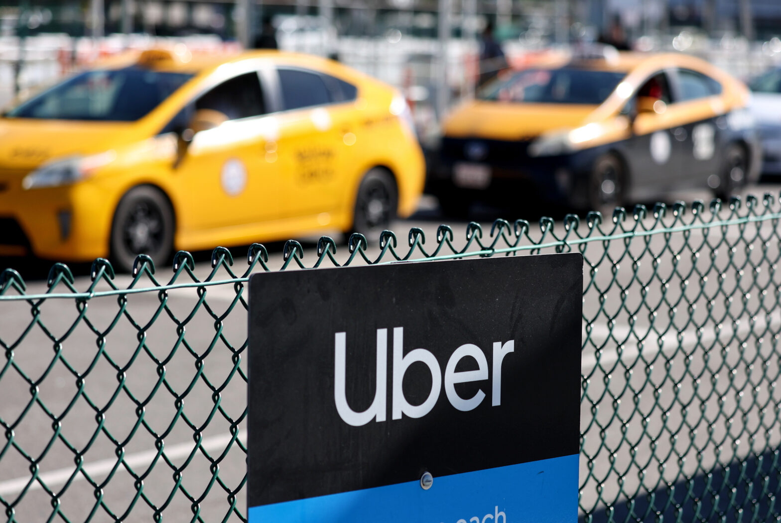 Affordable United Center Transportation: New $5 Uber Shuttle Affordable United Center Transportation: New $5 Uber Shuttle