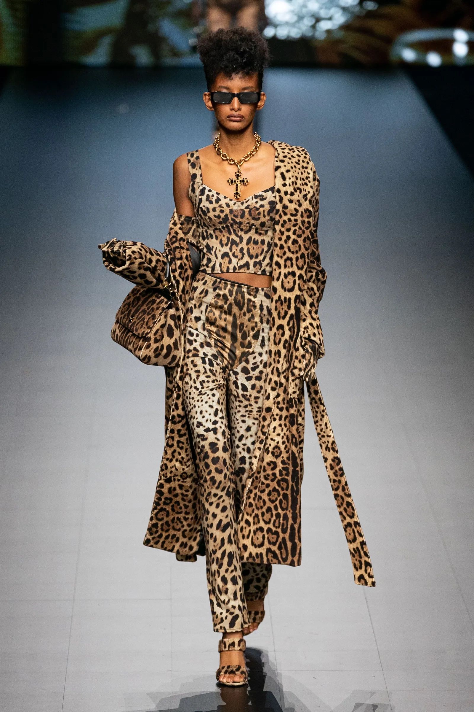 Airport Fashion: Jessica Simpson's Cheetah Print And Blue Fur Coat Airport Fashion: Jessica Simpson's Cheetah Print And Blue Fur Coat