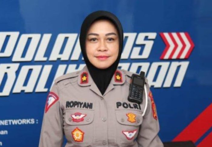 AKP Djauhari: Kasatlantas Baru Polresta Balikpapan Memulai Tugas Dengan Memimpin Sholat Subuh