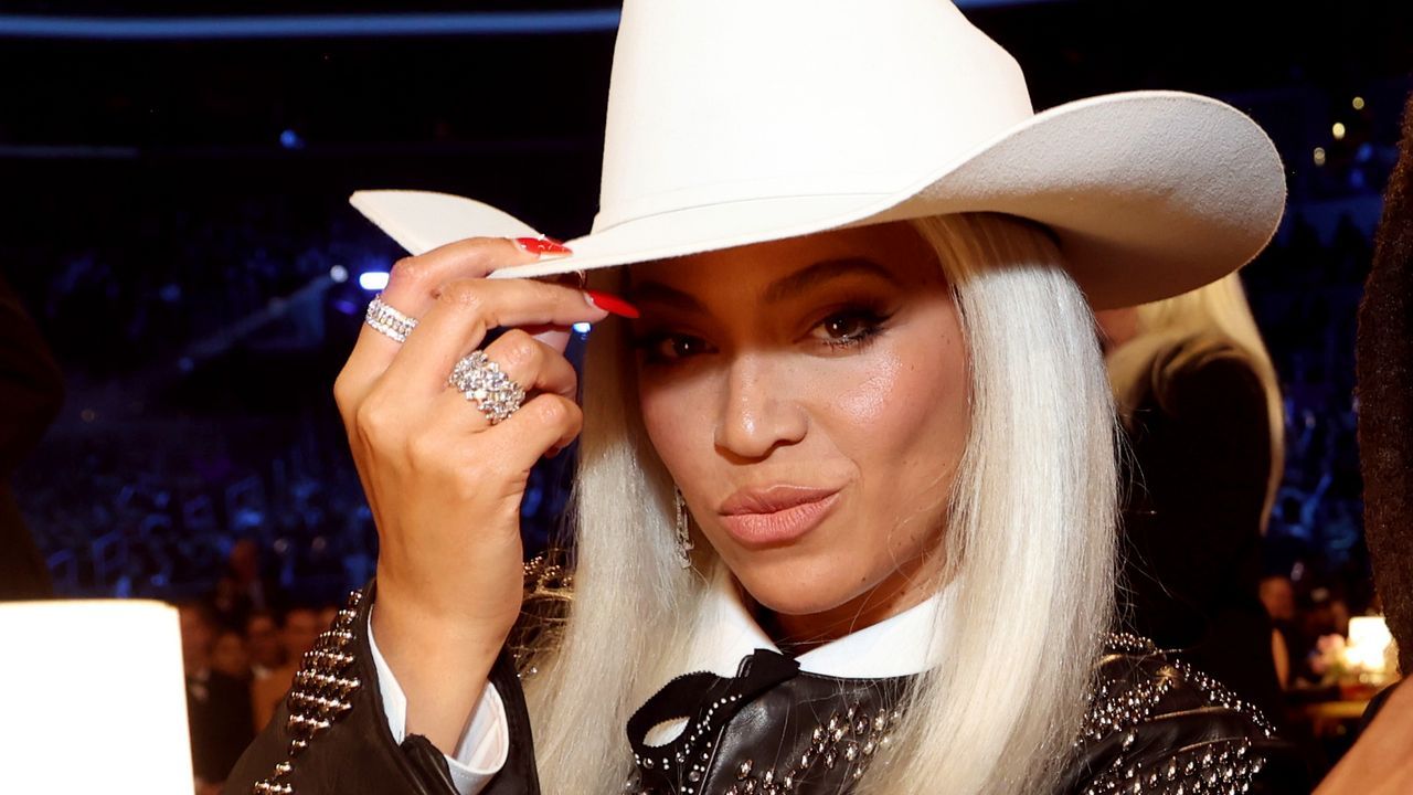 American Music Awards 2025: Taylor Swift And Beyoncé's Multiple Nominations American Music Awards 2025: Taylor Swift And Beyoncé's Multiple Nominations