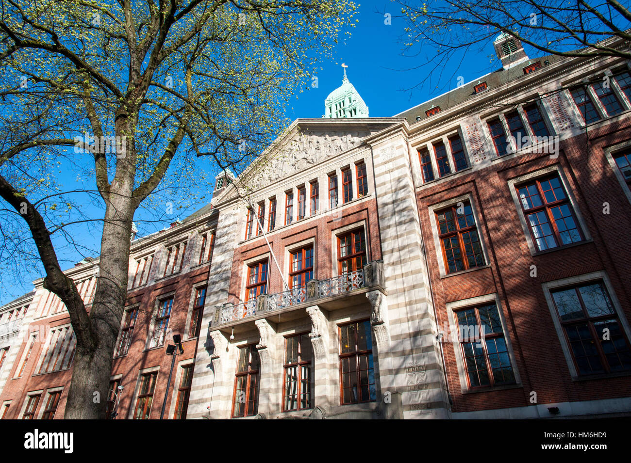 Amsterdam Exchange Suffers 11% Drop Since Wednesday: Three Days Of Losses Amsterdam Exchange Suffers 11% Drop Since Wednesday: Three Days Of Losses