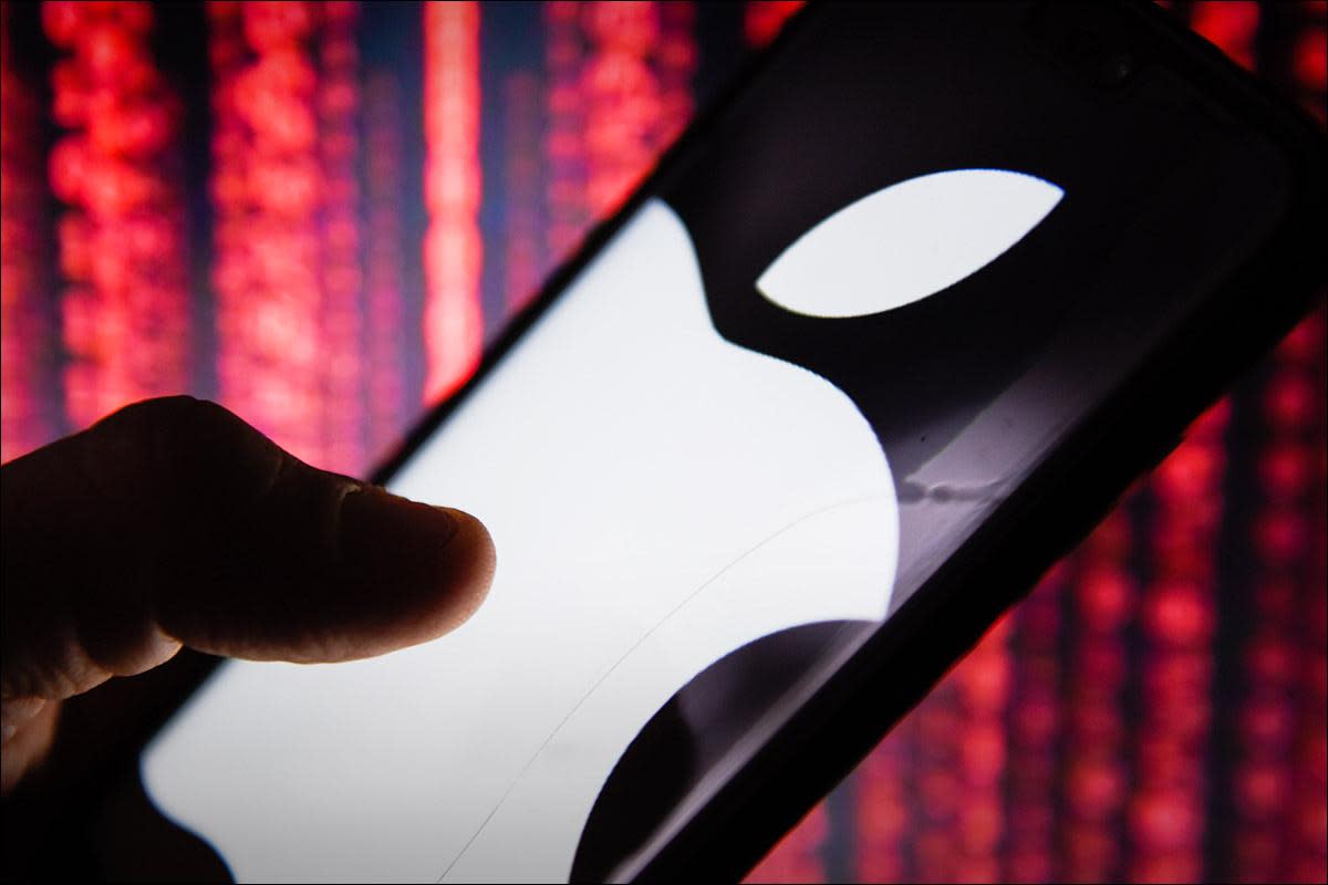 Apple Stock Price Falls On $900 Million Tariff Projection Apple Stock Price Falls On $900 Million Tariff Projection