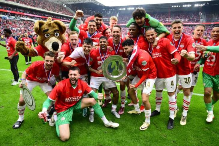 أيندهوفن يتوج بلقب الدوري الهولندي للموسم 2023-2024