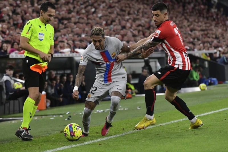 AZ's Six-Point Loss: Analysis Of The Refereeing Controversy Against Ajax AZ's Six-Point Loss: Analysis Of The Refereeing Controversy Against Ajax