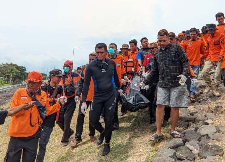 Balita Tenggelam Di Batu Ampar: Pencarian Basarnas Di Waduk Wonorejo Balita Tenggelam Di Batu Ampar: Pencarian Basarnas Di Waduk Wonorejo