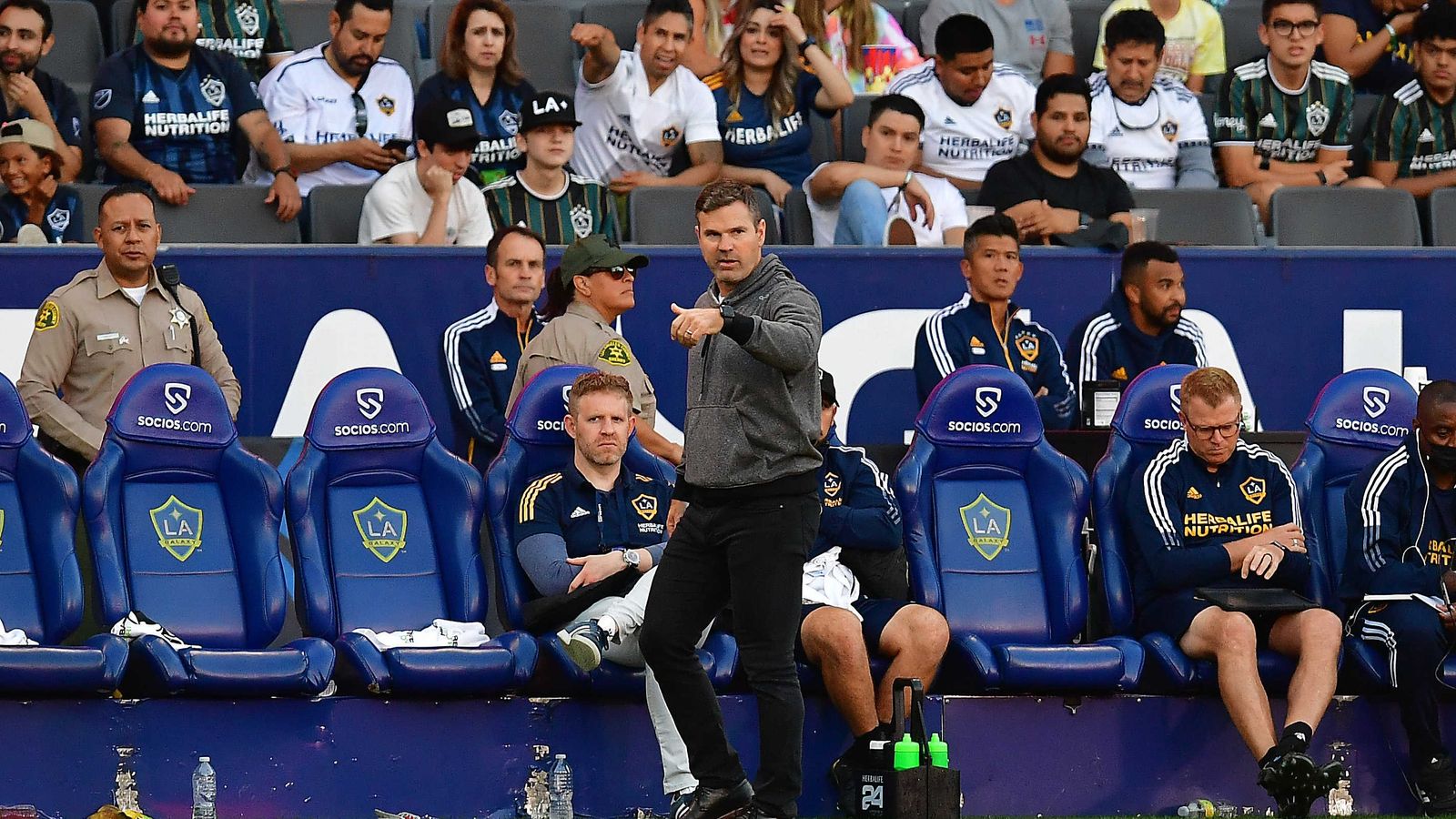 Barcelona's Search For An Araujo Replacement: Huijsen Emerges As A Candidate Barcelona's Search For An Araujo Replacement: Huijsen Emerges As A Candidate