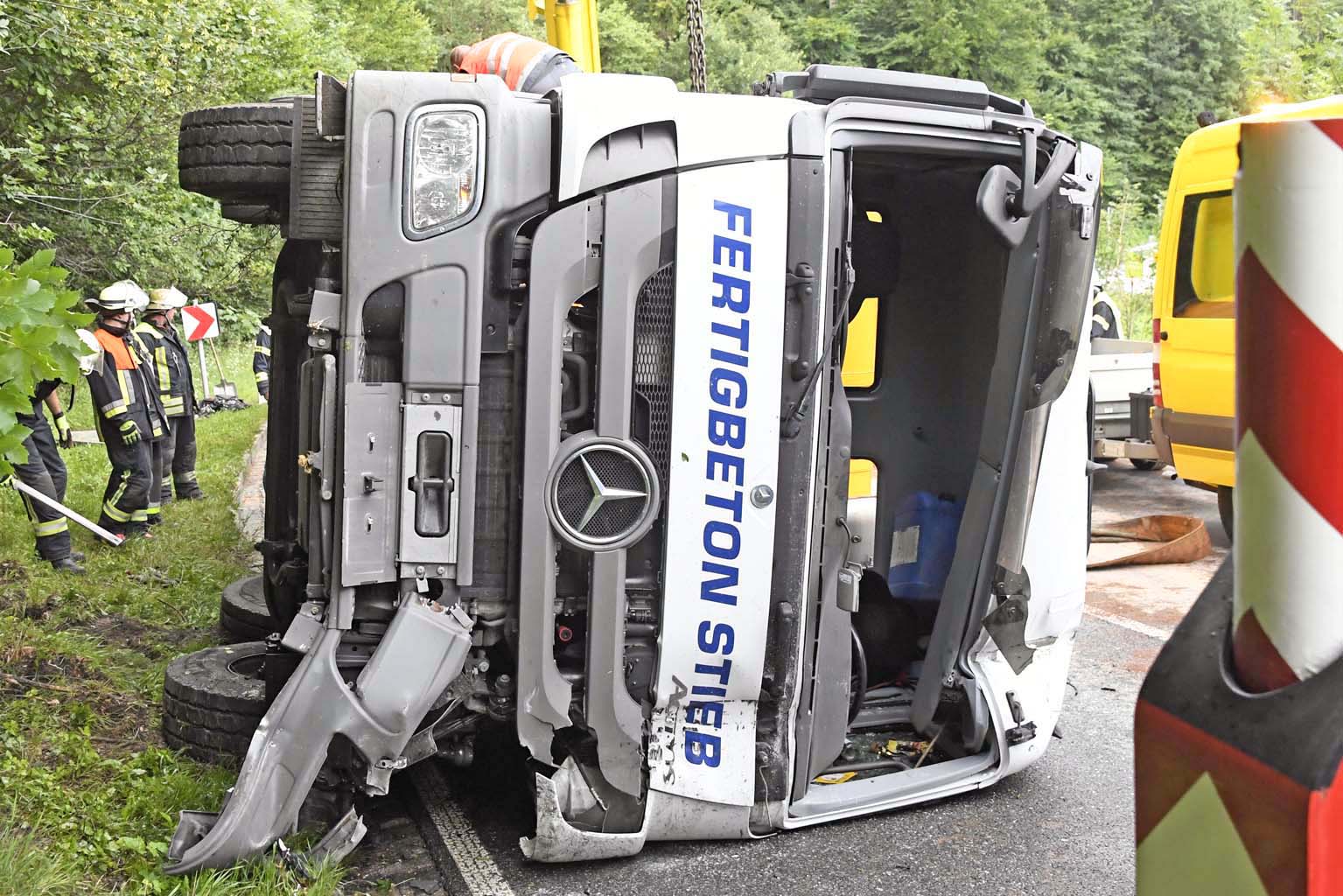 Berlin/Brandenburg: Schwerer Tram-Unfall Verursacht Verkehrschaos Berlin/Brandenburg: Schwerer Tram-Unfall Verursacht Verkehrschaos
