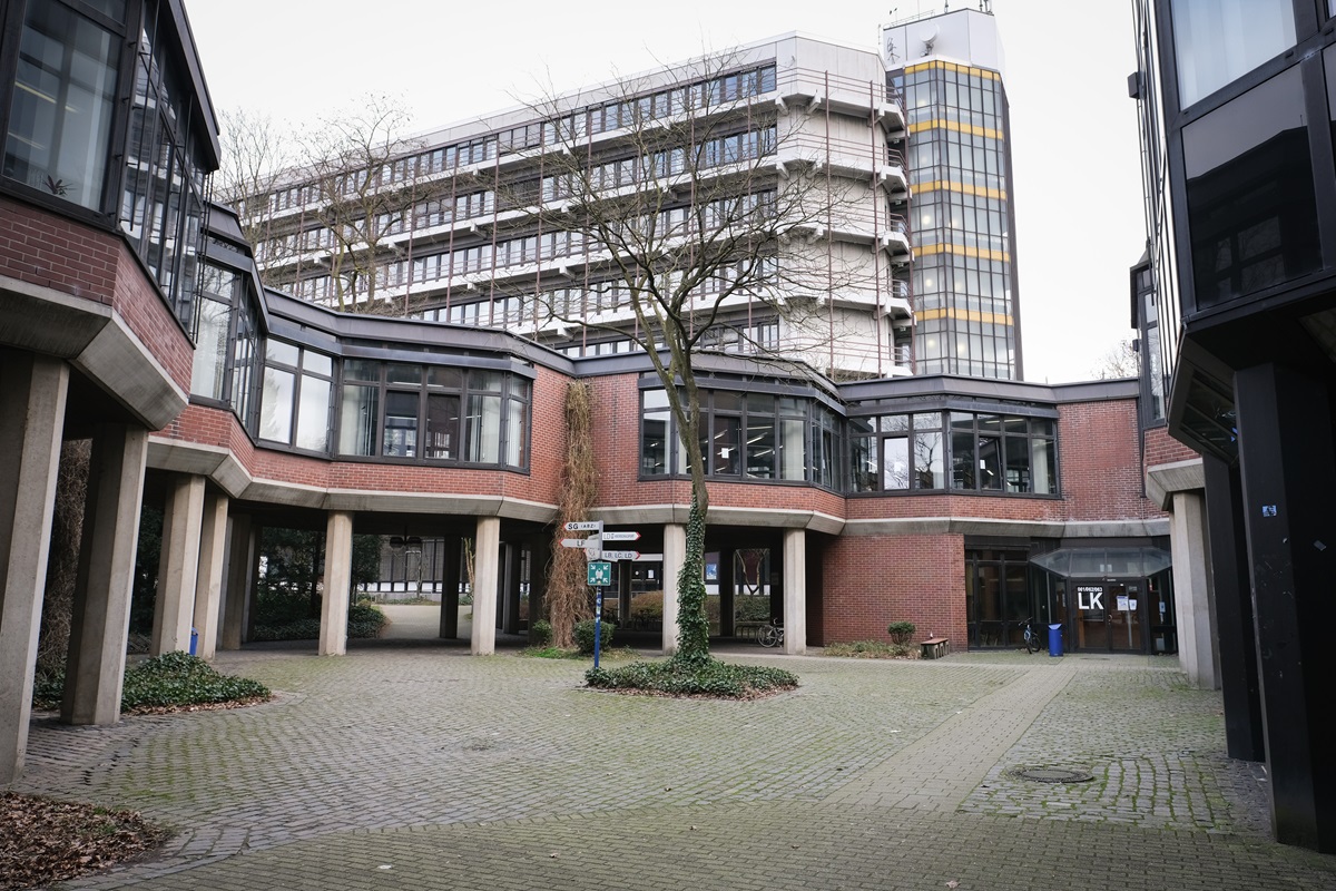 Bestechungsskandal Uni Duisburg-Essen: Mitarbeiterin Legt Geständnis Ab Bestechungsskandal Uni Duisburg-Essen: Mitarbeiterin Legt Geständnis Ab