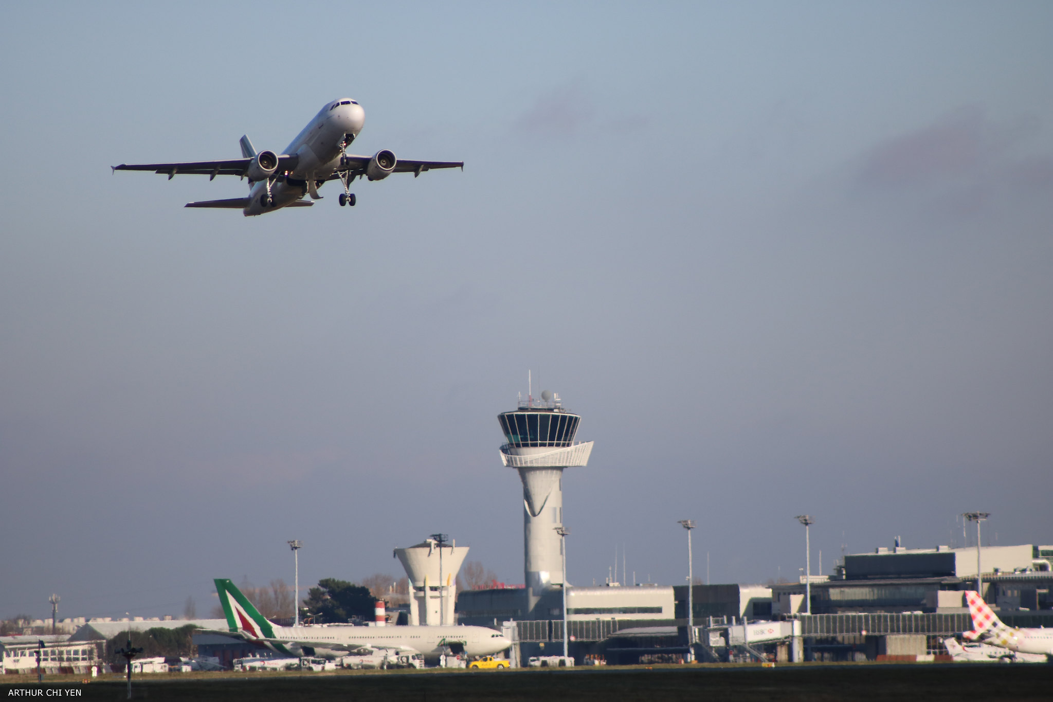 Bordeaux : Lutte Contre Le Maintien De La Piste Secondaire De L'aéroport Bordeaux : Lutte Contre Le Maintien De La Piste Secondaire De L'aéroport