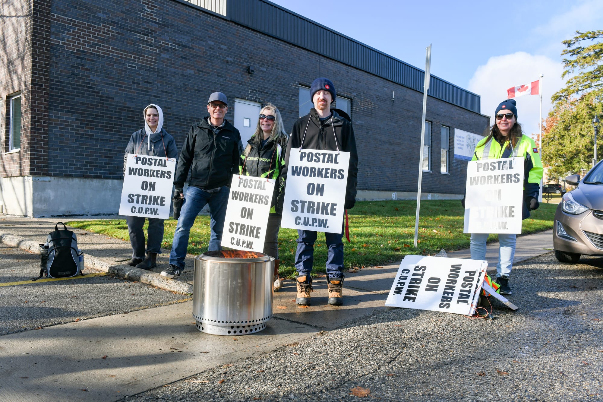 Canada Post Strike Threat: Impact On Customer Base