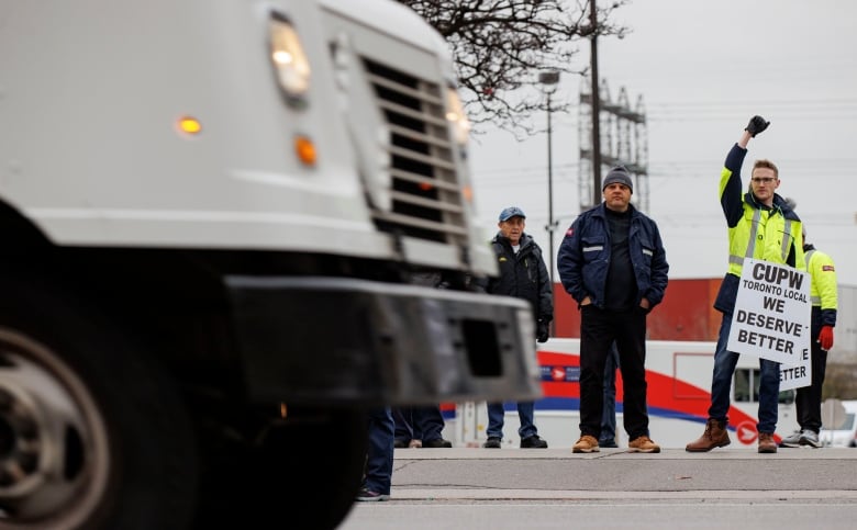 Canada Post Strike: Will Customer Loyalty Falter? Canada Post Strike: Will Customer Loyalty Falter?