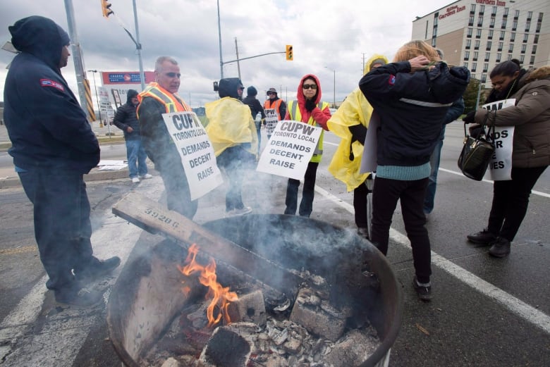 Canada Post Struggles Fuel Growth In Alternative Delivery Services Canada Post Struggles Fuel Growth In Alternative Delivery Services