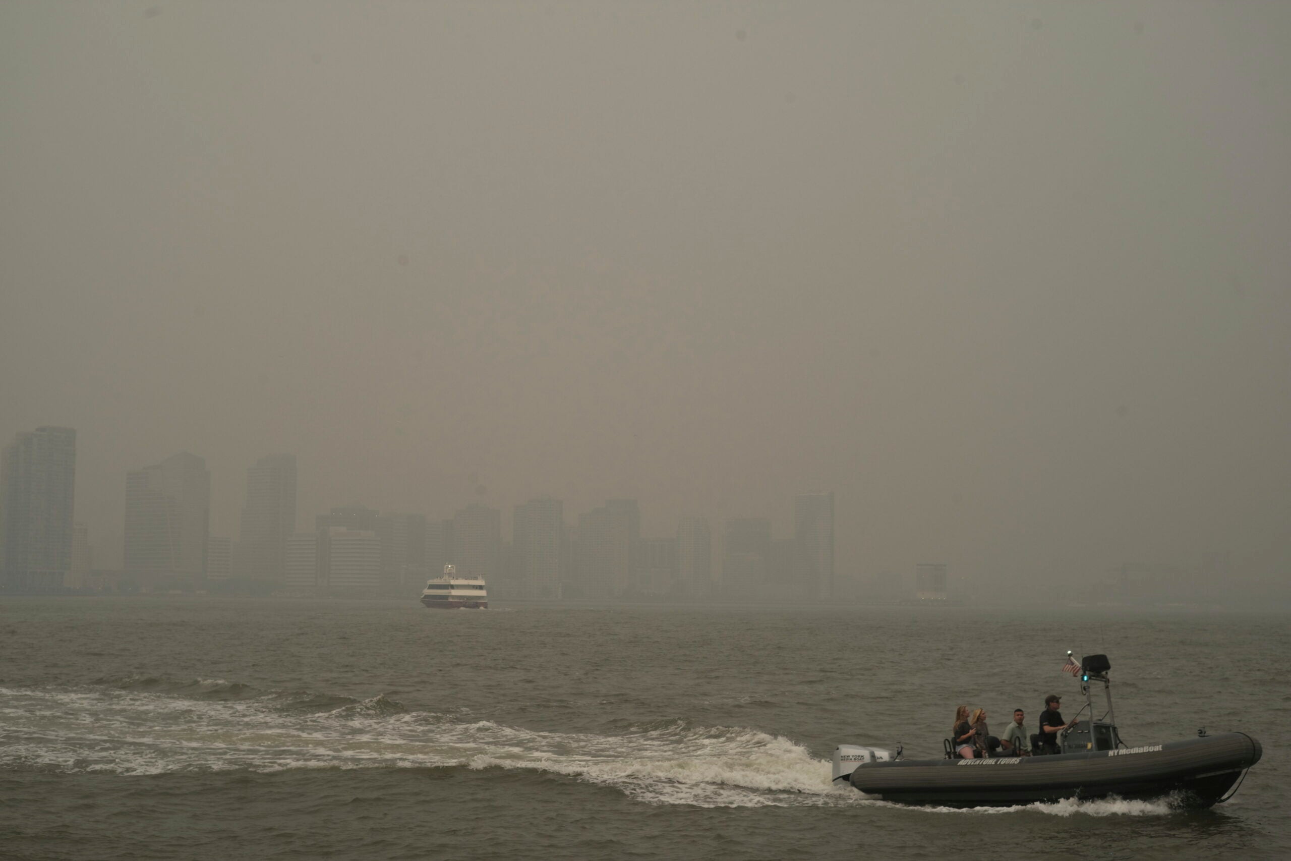 Canadian Wildfires: New York City's 3°C Temperature Drop And Elevated Air Toxicants Canadian Wildfires: New York City's 3°C Temperature Drop And Elevated Air Toxicants