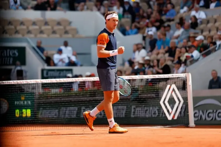 Casper Ruud's Knee Injury Costs Him Roland-Garros Match Against Nuno Borges