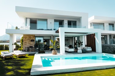 Celebrity Homes: A Look Back At MTV Cribs Celebrity Homes: A Look Back At MTV Cribs