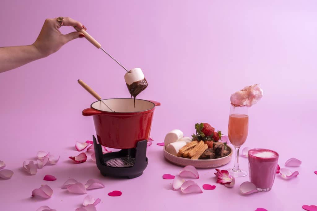 Central London Welcomes Lindt's Luxurious Chocolate Haven Central London Welcomes Lindt's Luxurious Chocolate Haven