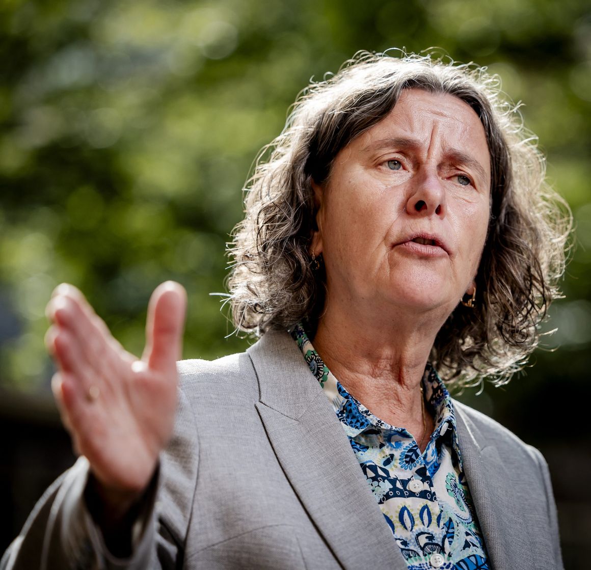 Complete Policy Reversal: Faber Announces 100% Support For Royal Recognition Of Asylum Volunteers Complete Policy Reversal: Faber Announces 100% Support For Royal Recognition Of Asylum Volunteers