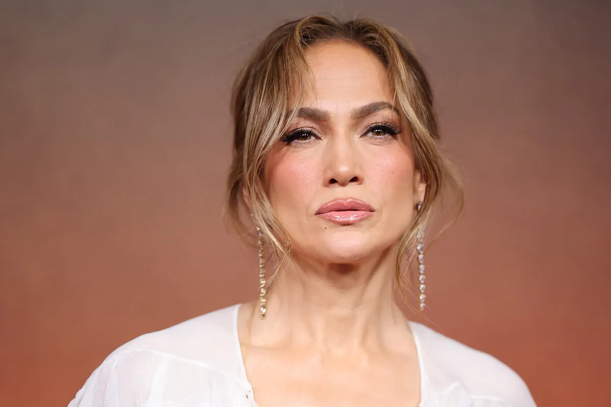 Confirmation: Jennifer Lopez To Host The 2025 American Music Awards Confirmation: Jennifer Lopez To Host The 2025 American Music Awards