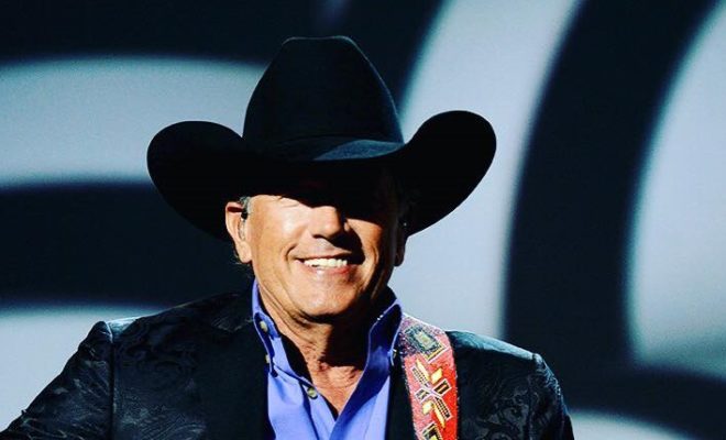 Country Music Legend George Strait Makes Unexpected Dairy Queen Stop Country Music Legend George Strait Makes Unexpected Dairy Queen Stop