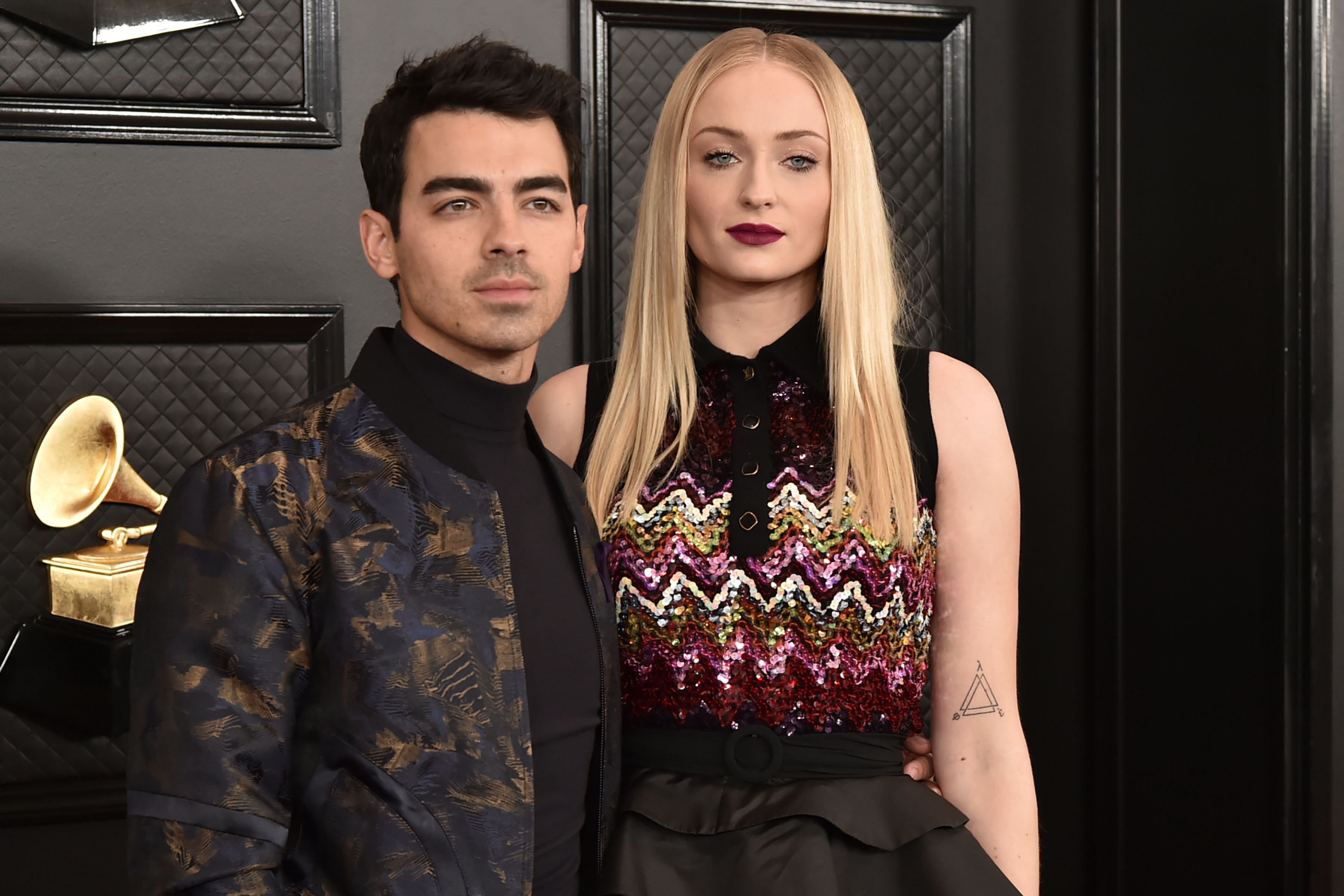Couple Fights Over Joe Jonas; His Response Is Golden Couple Fights Over Joe Jonas; His Response Is Golden