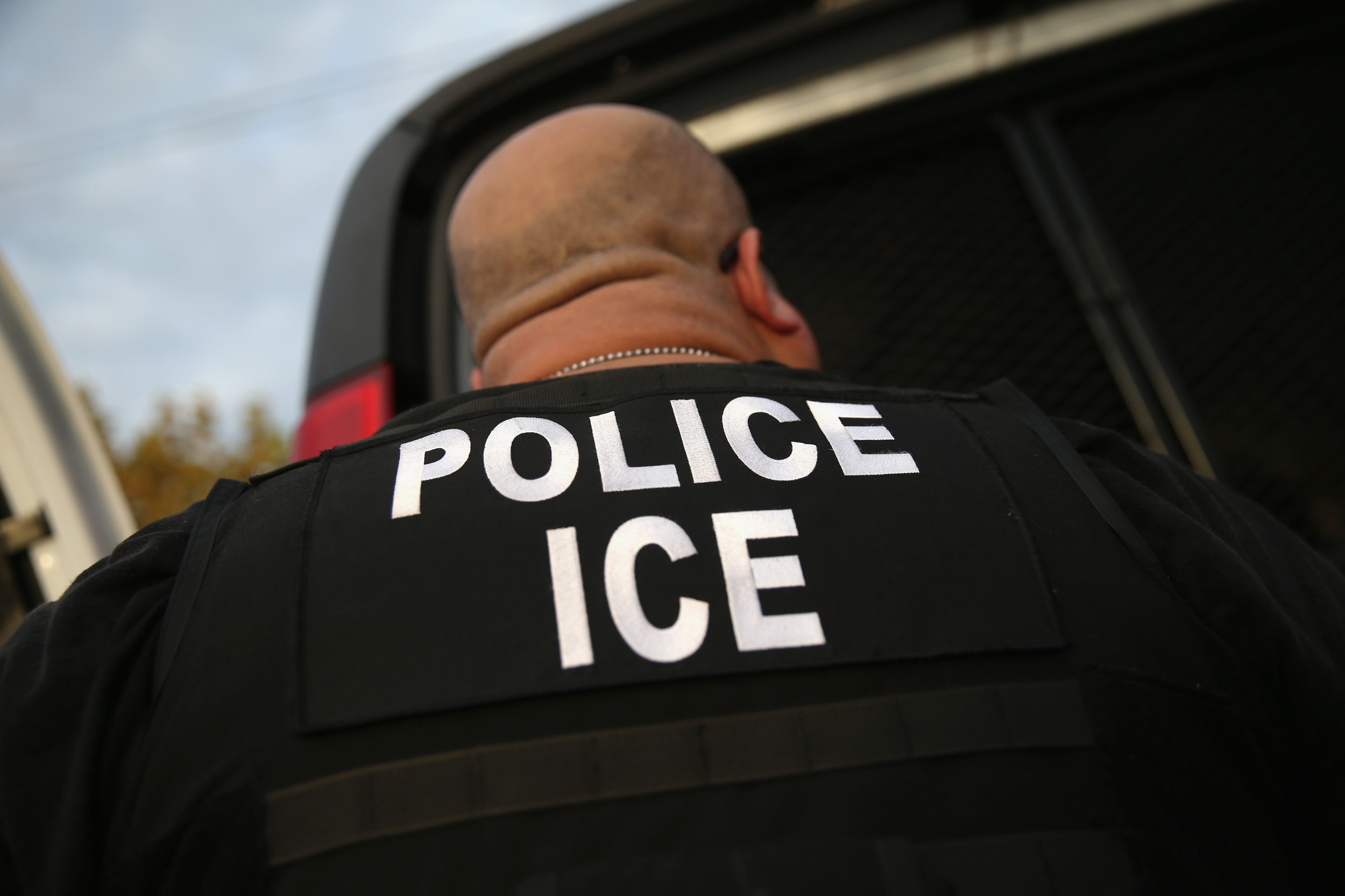 Crowd Intervention During ICE Arrest Sparks Chaos And Violence Crowd Intervention During ICE Arrest Sparks Chaos And Violence