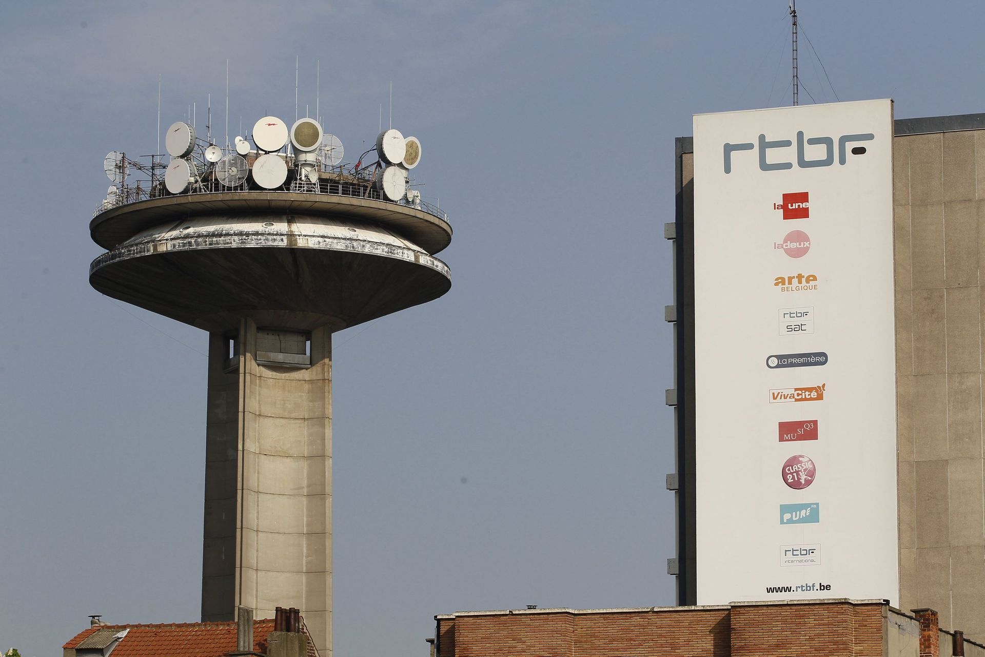 Débloquer La RTBF À L'étranger : Les Risques Et Les Alternatives Débloquer La RTBF À L'étranger : Les Risques Et Les Alternatives