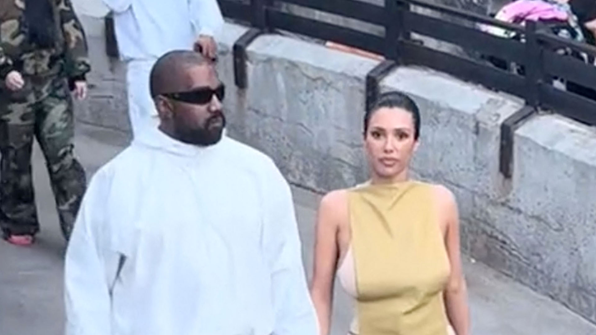 Did Julia Fox Copy Bianca Censori? Kanye West's Ex Under Fire For Risqué Look Did Julia Fox Copy Bianca Censori? Kanye West's Ex Under Fire For Risqué Look