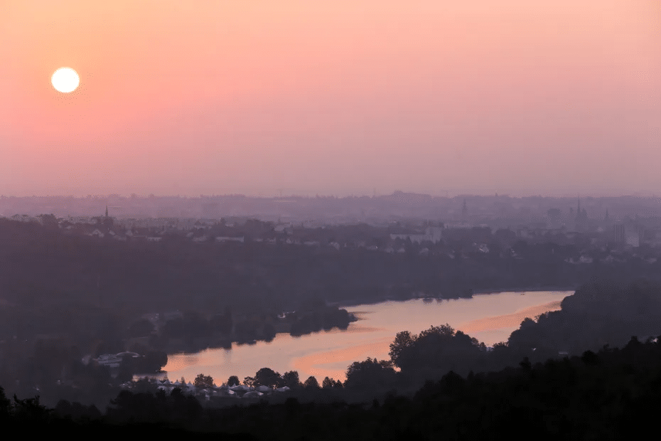 Dijon: Agression Sauvage Au Lac Kir - Trois Hommes Blessés Dijon: Agression Sauvage Au Lac Kir - Trois Hommes Blessés