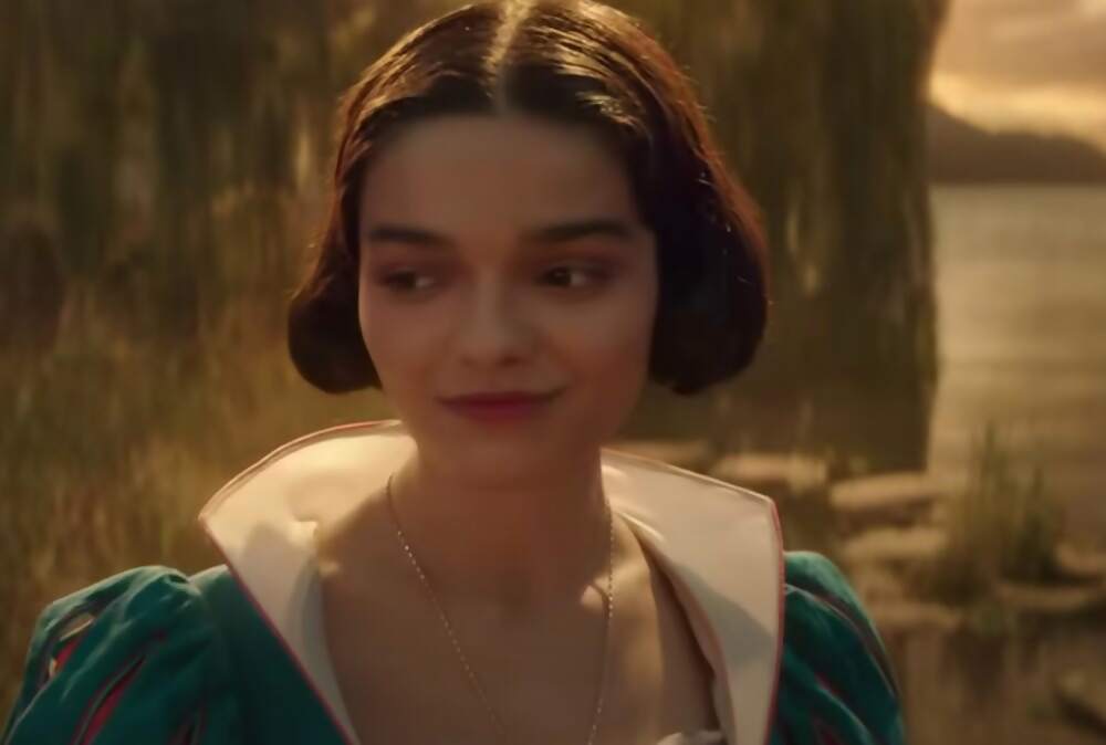 Disney's Snow White Remake: Comparing It To The 1987 Horror Version Disney's Snow White Remake: Comparing It To The 1987 Horror Version