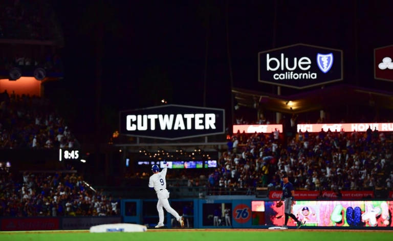 Dodgers' Conforto Hits First Home Run In Win Against Mariners Dodgers' Conforto Hits First Home Run In Win Against Mariners