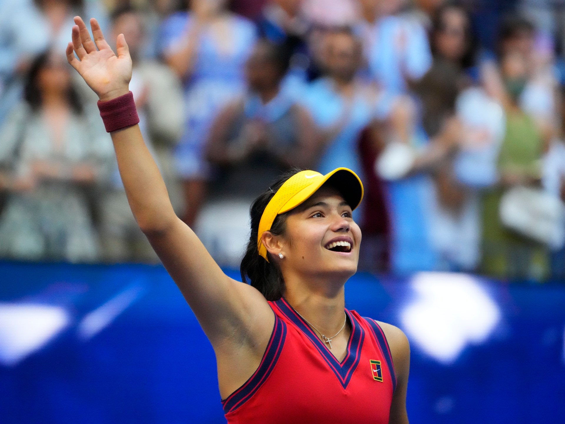 Dominant Raducanu Storms Into Miami Open Last 16 Dominant Raducanu Storms Into Miami Open Last 16