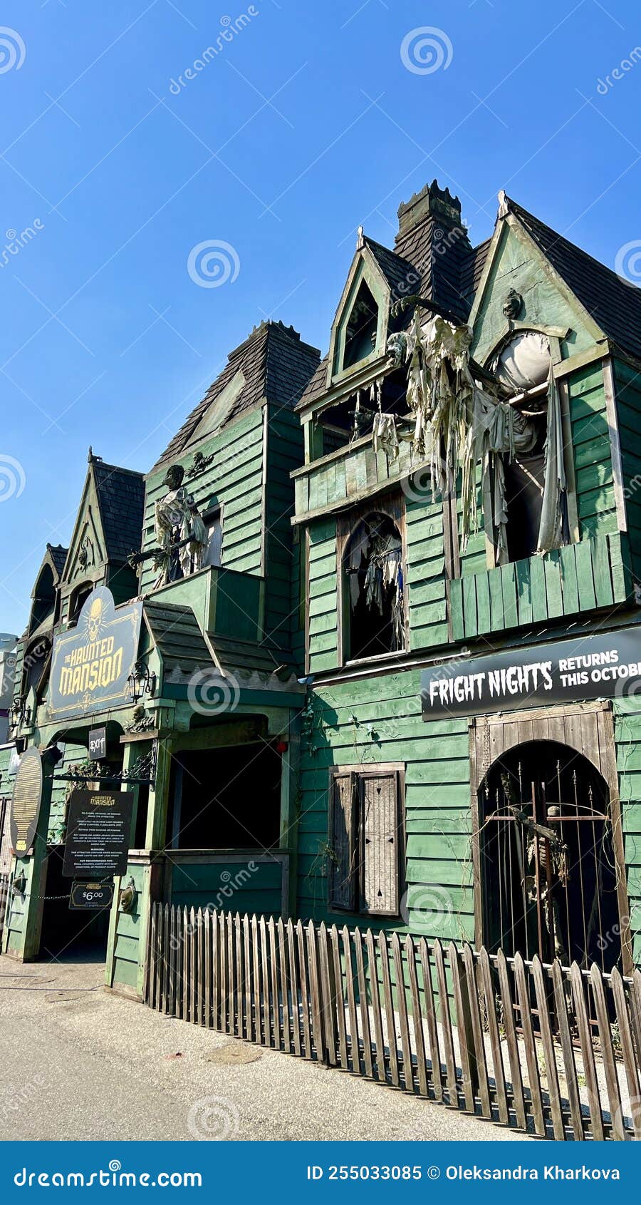 Dr Terror's House Of Horrors: A Guide To The Haunted Attraction Dr Terror's House Of Horrors: A Guide To The Haunted Attraction