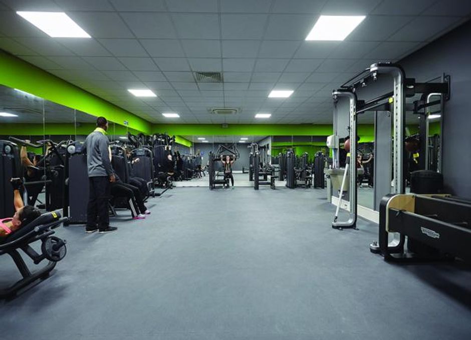 Dragon Den Investor's New Padel Court Venture At Chafford Hundred Health Club Dragon Den Investor's New Padel Court Venture At Chafford Hundred Health Club