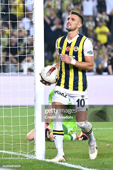 Düşen Performans Mı, Anlaşmazlık Mı? Tadic Fenerbahçe'den Ayrılıyor! Düşen Performans Mı, Anlaşmazlık Mı? Tadic Fenerbahçe'den Ayrılıyor!