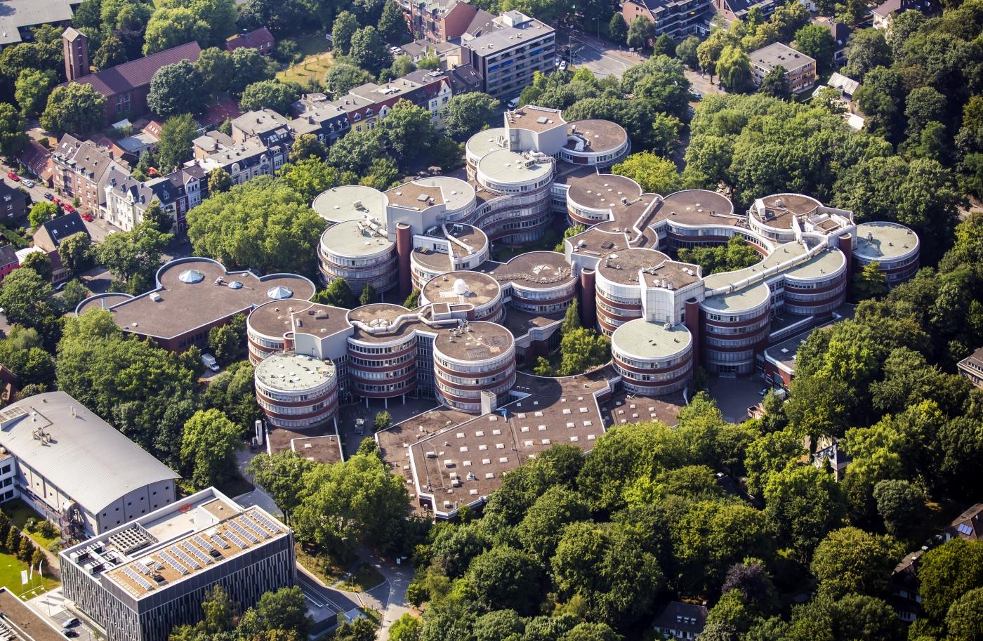 Duisburg-Essen Universität: Untersuchung Zu Vorwürfen Der Notenbestechung Duisburg-Essen Universität: Untersuchung Zu Vorwürfen Der Notenbestechung