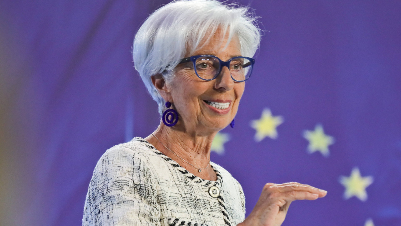ECB Başkanı Lagarde'ın Küresel Ticaret Gerilimlerine Dair Uyarısı: Enflasyon Riski ECB Başkanı Lagarde'ın Küresel Ticaret Gerilimlerine Dair Uyarısı: Enflasyon Riski