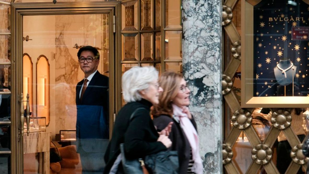 Economic Slowdown In Luxury Sector Hits Paris Hard Economic Slowdown In Luxury Sector Hits Paris Hard
