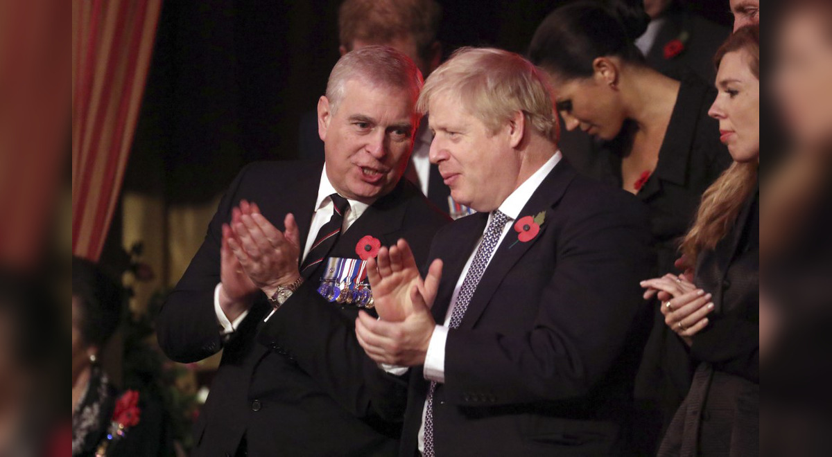 El Ex Primer Ministro Británico, Boris Johnson, Sufre Ataque De Avestruz En Texas El Ex Primer Ministro Británico, Boris Johnson, Sufre Ataque De Avestruz En Texas