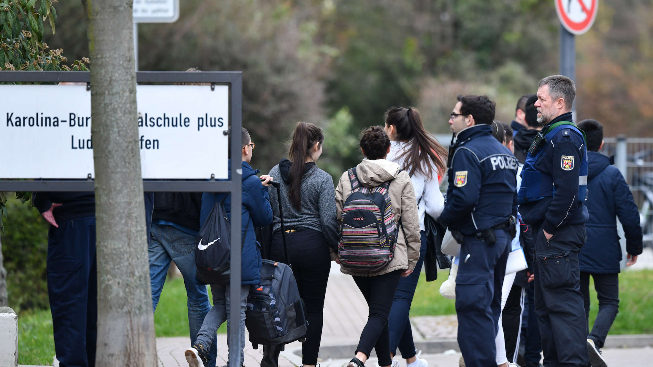 Erneuter Einsatz An Braunschweiger Schule: Gebäude Geräumt, Keine Kinder In Gefahr Erneuter Einsatz An Braunschweiger Schule: Gebäude Geräumt, Keine Kinder In Gefahr
