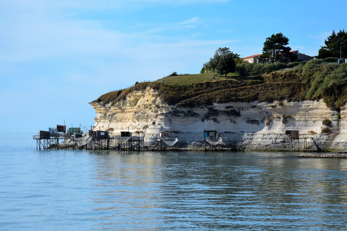 Explorer La Loire, Le Vignoble Et L'Estuaire À Vélo : 5 Itinéraires Explorer La Loire, Le Vignoble Et L'Estuaire À Vélo : 5 Itinéraires