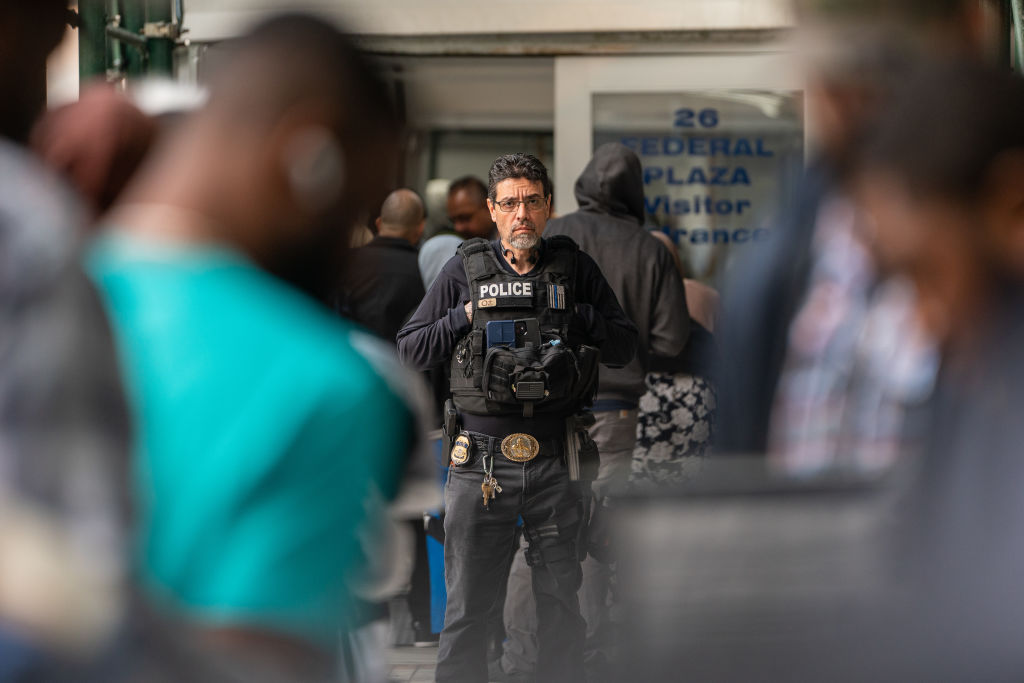 Extended Border Controls In The Netherlands: Impact On Arrests And Asylum Seekers Extended Border Controls In The Netherlands: Impact On Arrests And Asylum Seekers