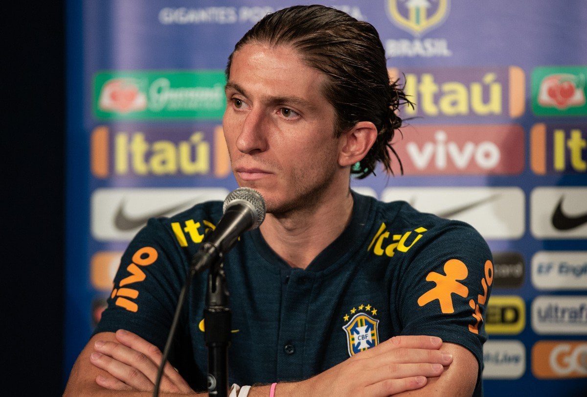 Filipe Luís Celebra Un Nuevo Logro Filipe Luís Celebra Un Nuevo Logro
