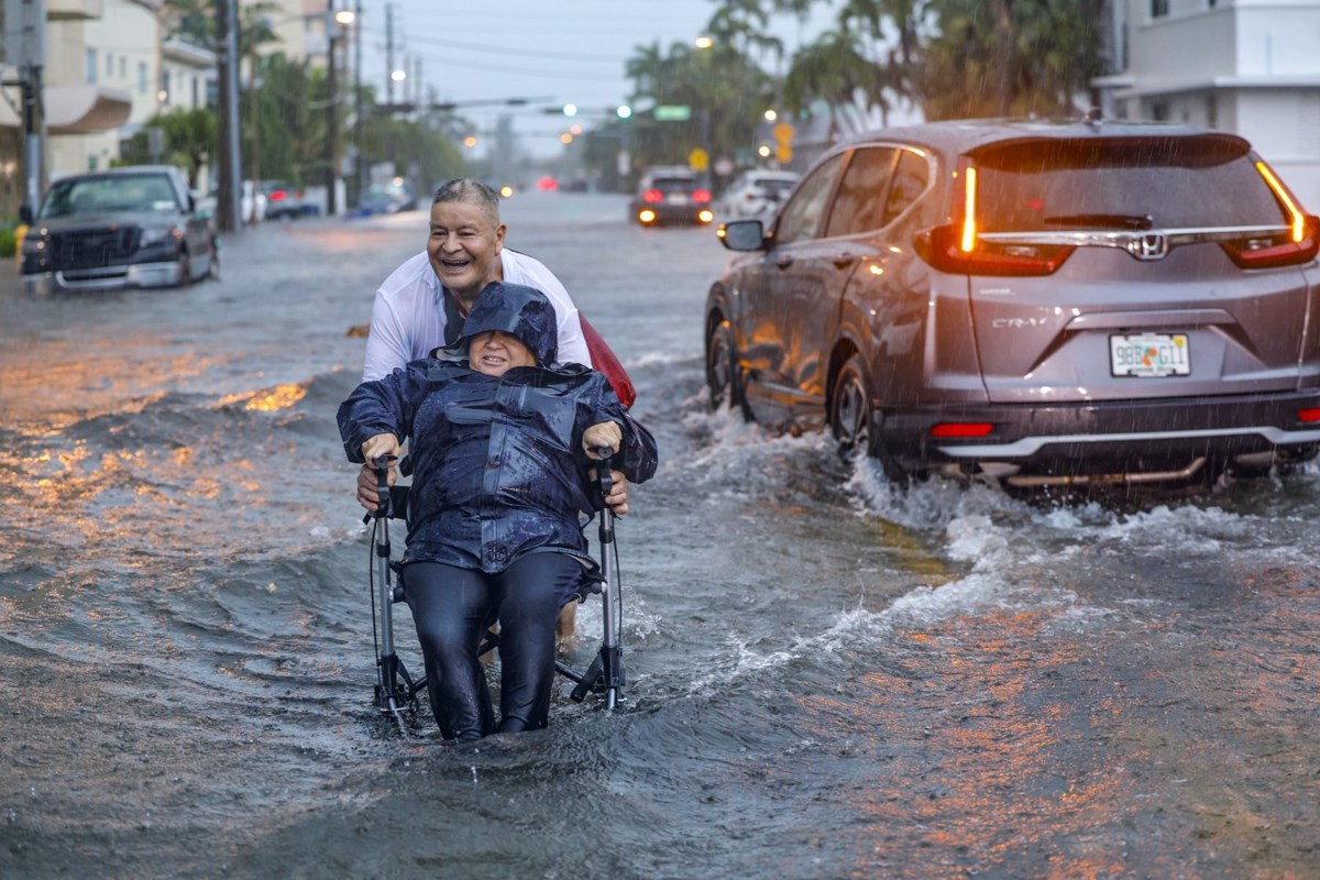 Flash Flood Emergency: South Florida Residents Urged To Take Precautions Amid Heavy Downpour Flash Flood Emergency: South Florida Residents Urged To Take Precautions Amid Heavy Downpour