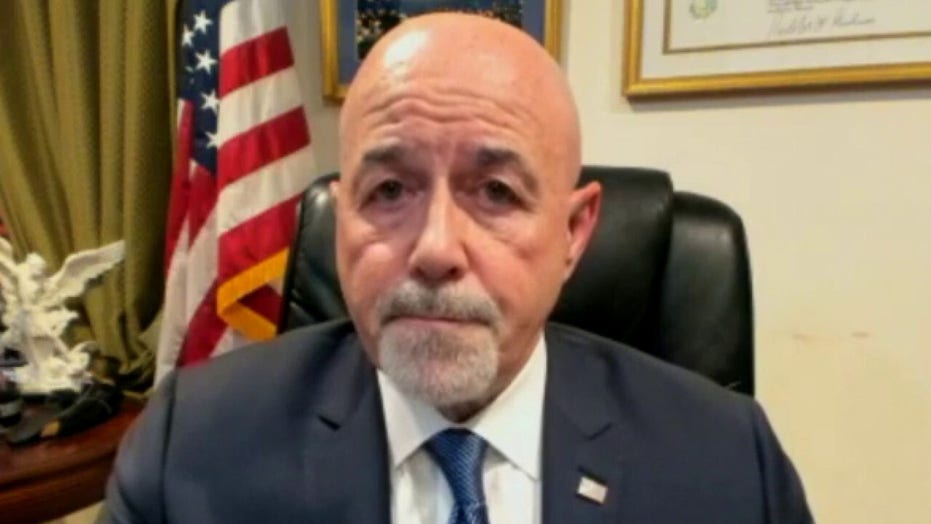 Former NYPD Commissioner Bernard Kerik Hospitalized: Full Recovery Expected Former NYPD Commissioner Bernard Kerik Hospitalized: Full Recovery Expected